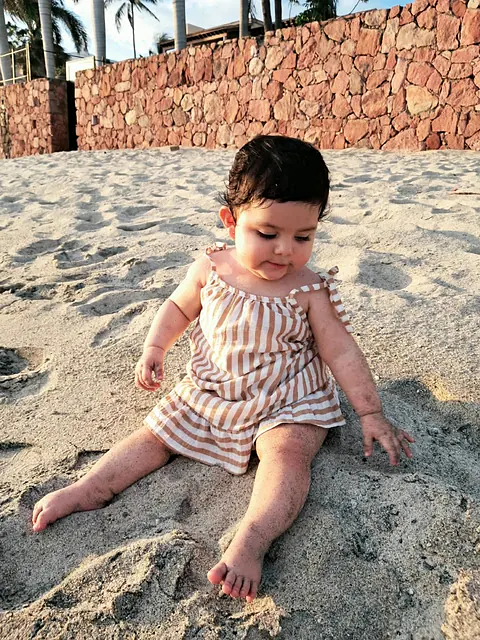 Sofía Anahí en la playa